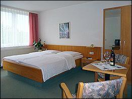 Gasthaus & Pension Zum Hirsch 겔버그 객실 사진